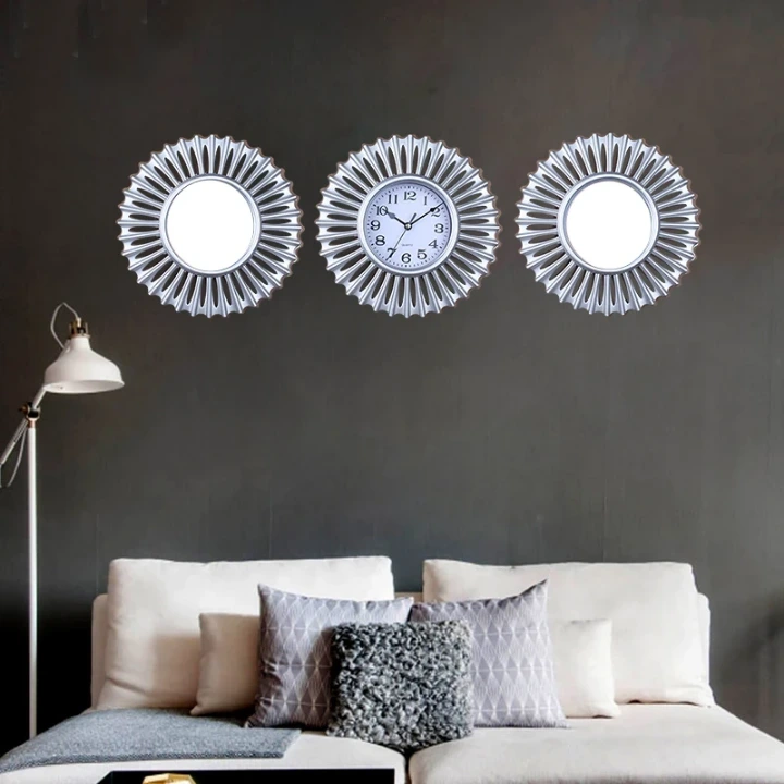 Décoration murale élégante avec miroirs dorés