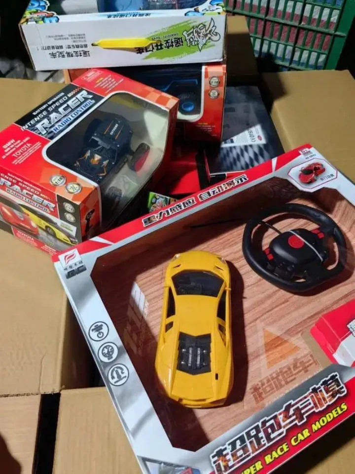 jouet voiture télécommandée Bénin