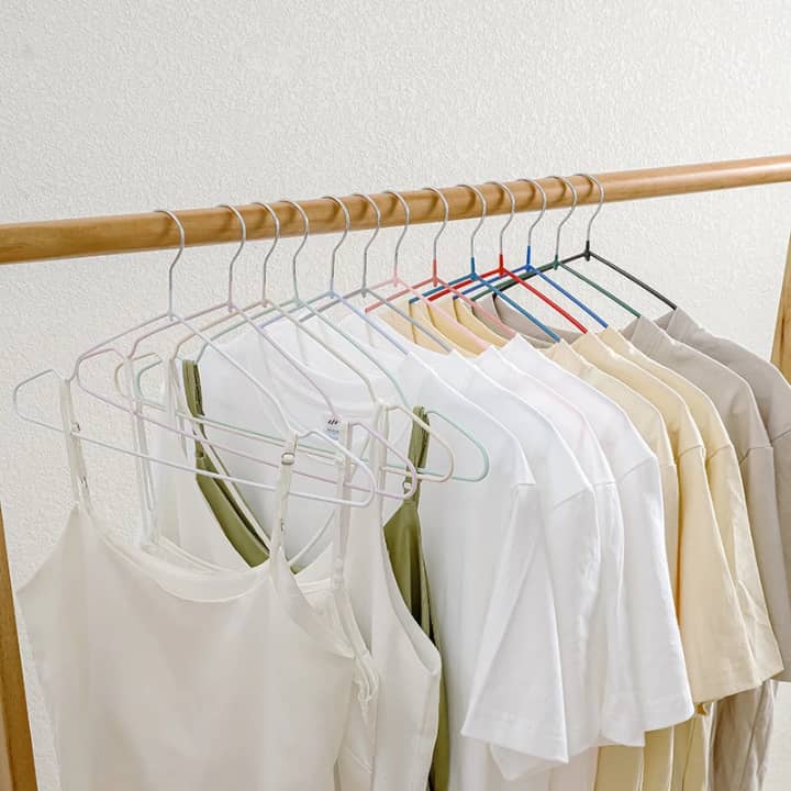 Cintres avec crochet métal rangement élégant
