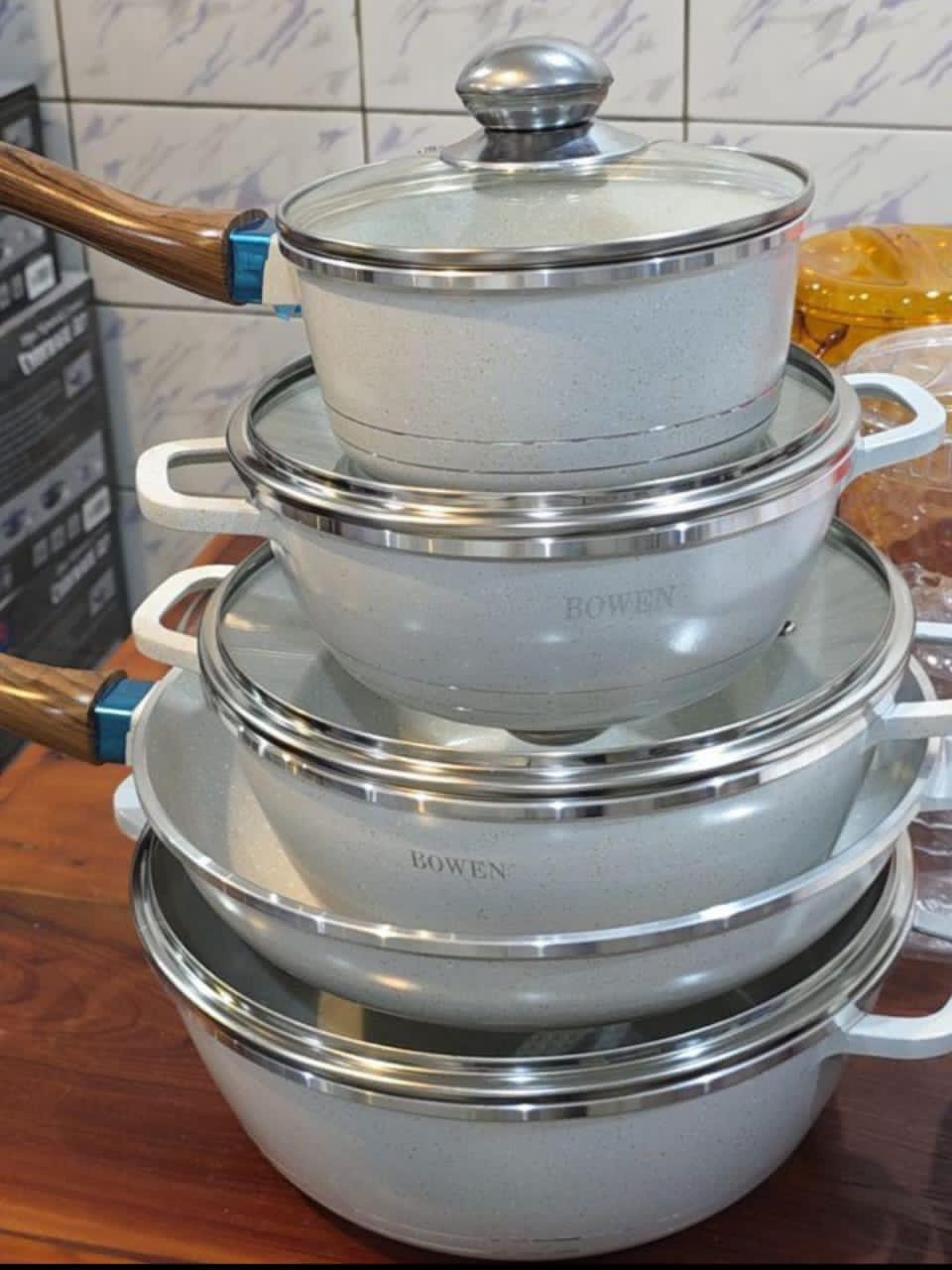 Casseroles Bowen poignées bois blanc