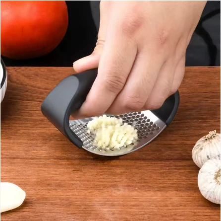 Accessoire cuisine pratique presse-ail