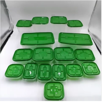 Lot de 17 boîtes alimentaires en plastique