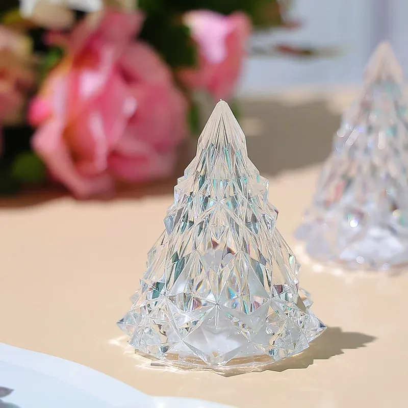 lampes-LED-décoratives-en-forme-de-sapin-cristal-benin.webp
