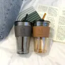 Gobelet transparent Gucgres – avec paille, manchette cuir, design élégant et réutilisable