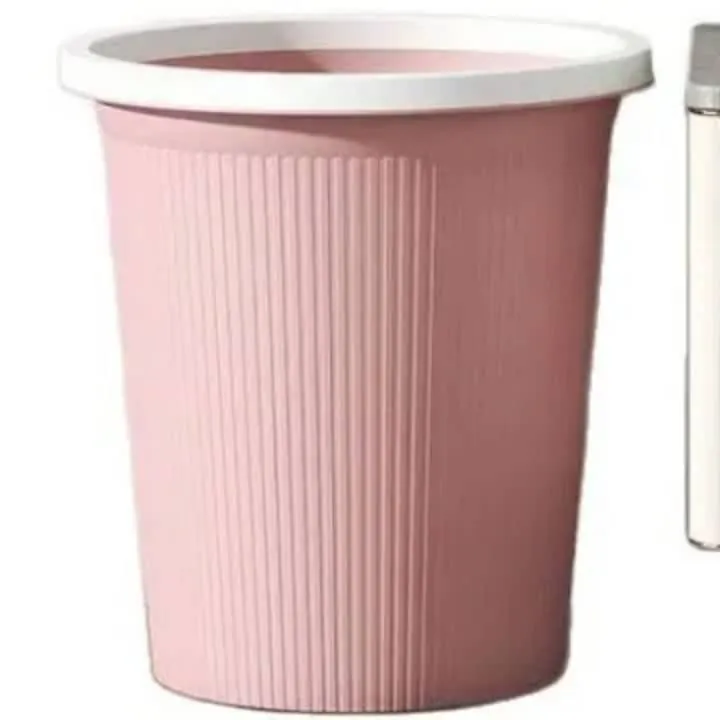 Poubelle intérieure avec anneau de maintien – design texturé, pratique et hygiénique