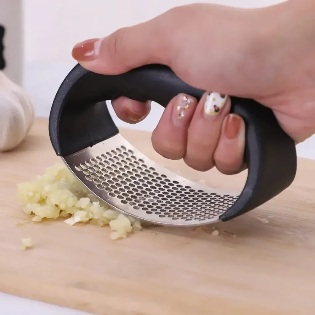 Presse-ail manuel rocker – acier inoxydable, ergonomique et pratique